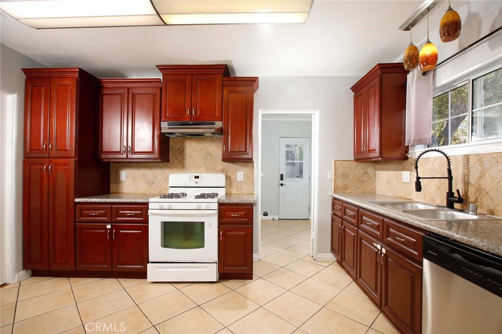 822 Monterey Road Glendale, CA 91206 - Photo 20 of 51 Gallery Image 20