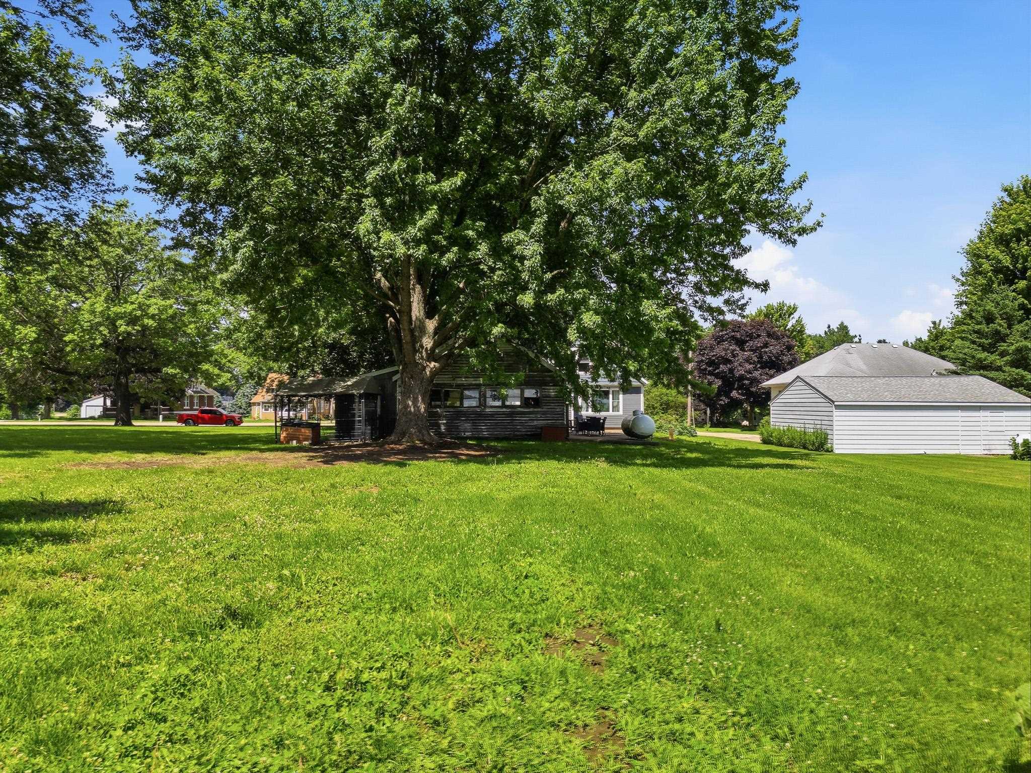 210 North Main Coleta, IL 61081 - Photo 37 of 40