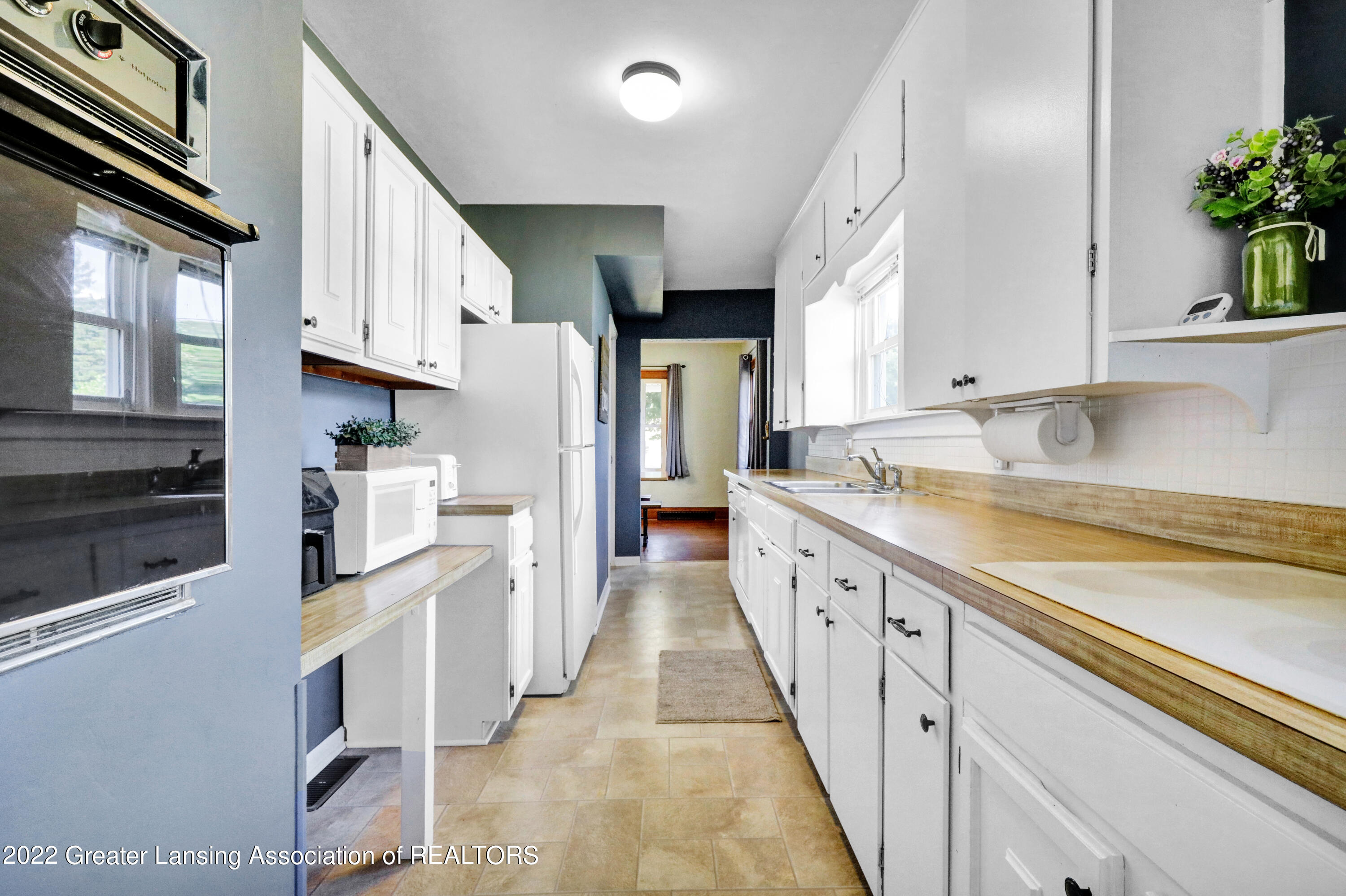 4611 Addison Road Lansing, MI 48917 - Photo 11 of 54 _I3A1359