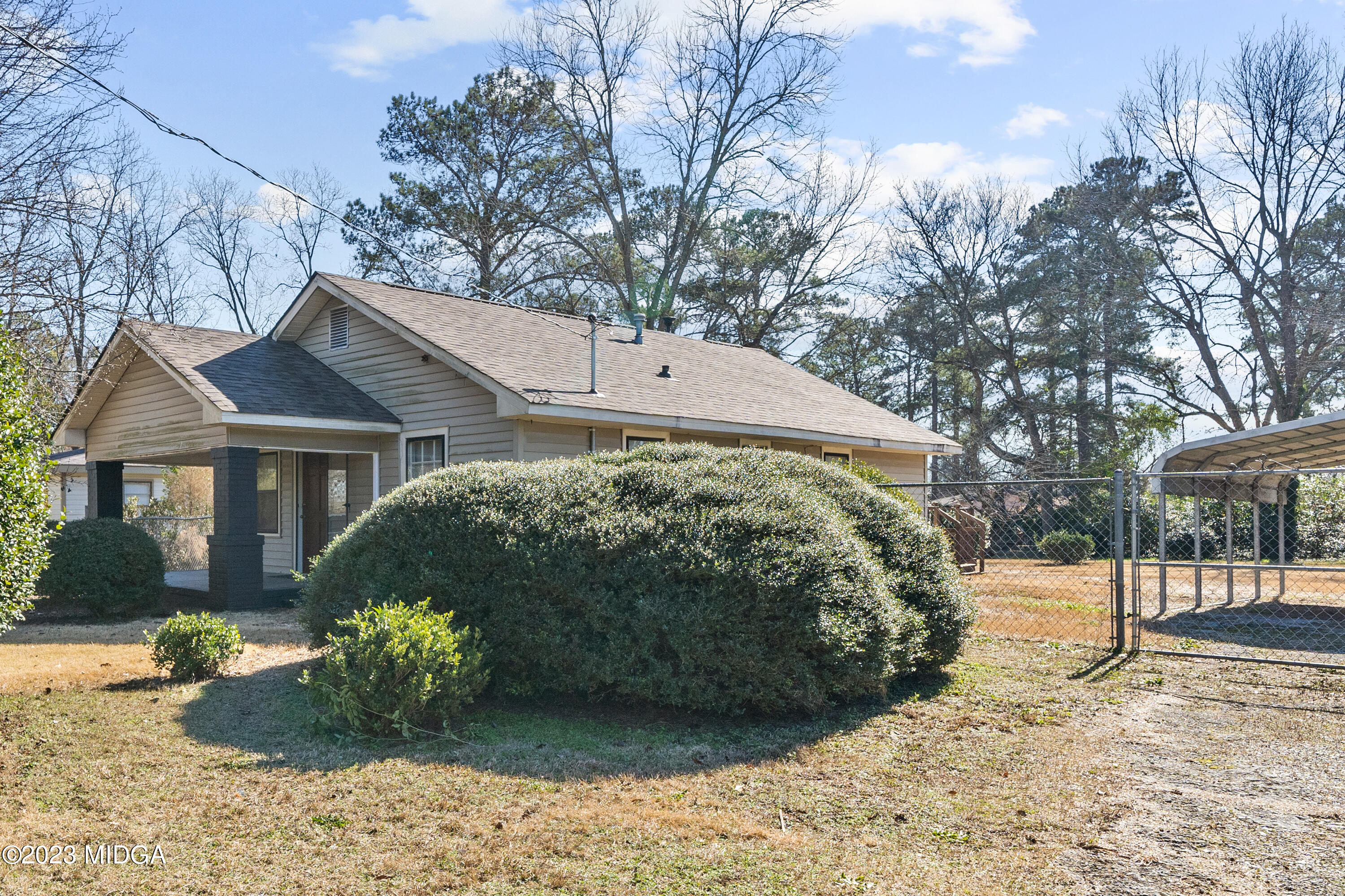 2546 Robinhood Road Macon, GA 31206 - Photo 3 of 22 2546 Robinhood Rd-04711