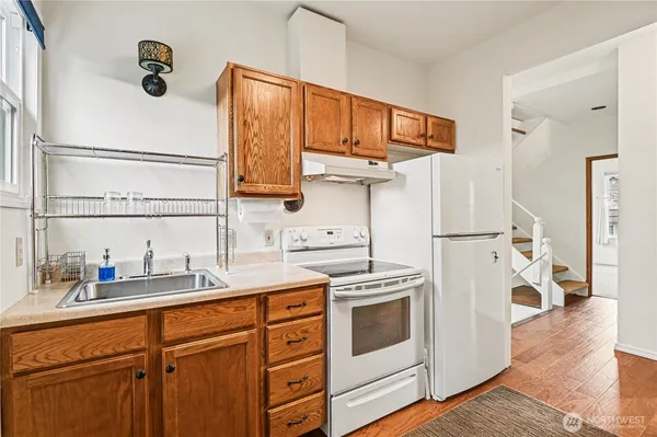 $4,500 | 5525 Woodlawn Avenue North, Seattle, WA 98103