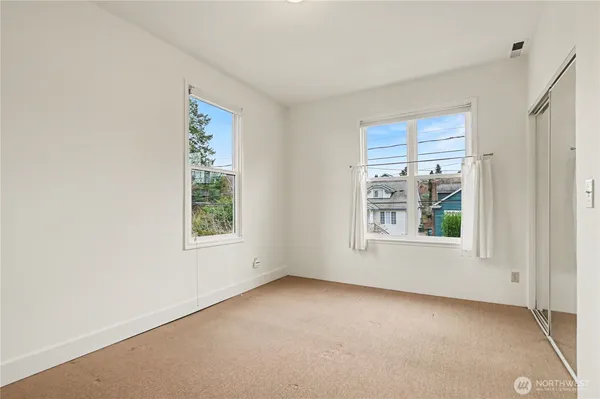 $4,500 | 5525 Woodlawn Avenue North, Seattle, WA 98103