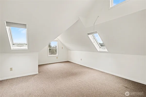 $4,500 | 5525 Woodlawn Avenue North, Seattle, WA 98103