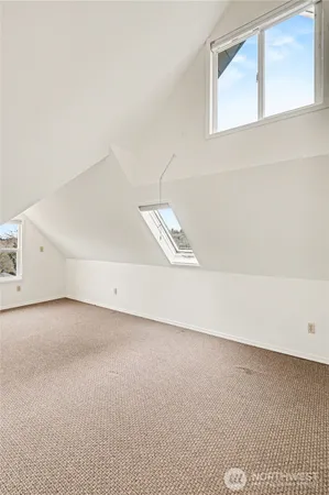 $4,500 | 5525 Woodlawn Avenue North, Seattle, WA 98103