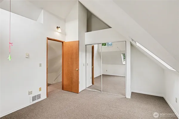 $4,500 | 5525 Woodlawn Avenue North, Seattle, WA 98103