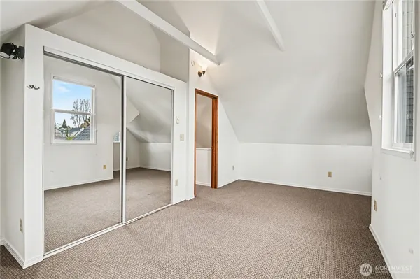 $4,500 | 5525 Woodlawn Avenue North, Seattle, WA 98103