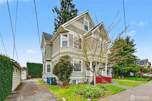 $4,500 | 5525 Woodlawn Avenue North, Seattle, WA 98103