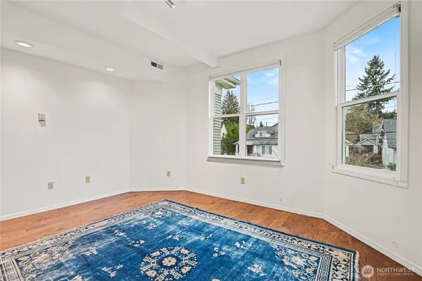 $4,500 | 5525 Woodlawn Avenue North, Seattle, WA 98103