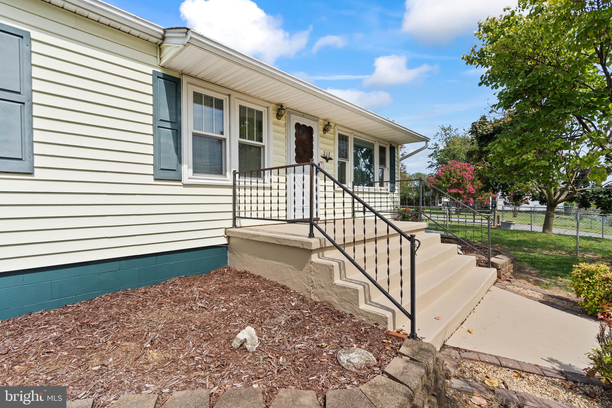 217 East 4th Avenue Ranson, WV 25438 - Photo 4 of 39