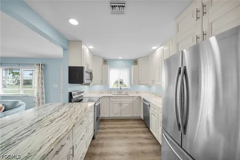 $375,000 | 5208 Wilmington Court, Cape Coral, FL 33904