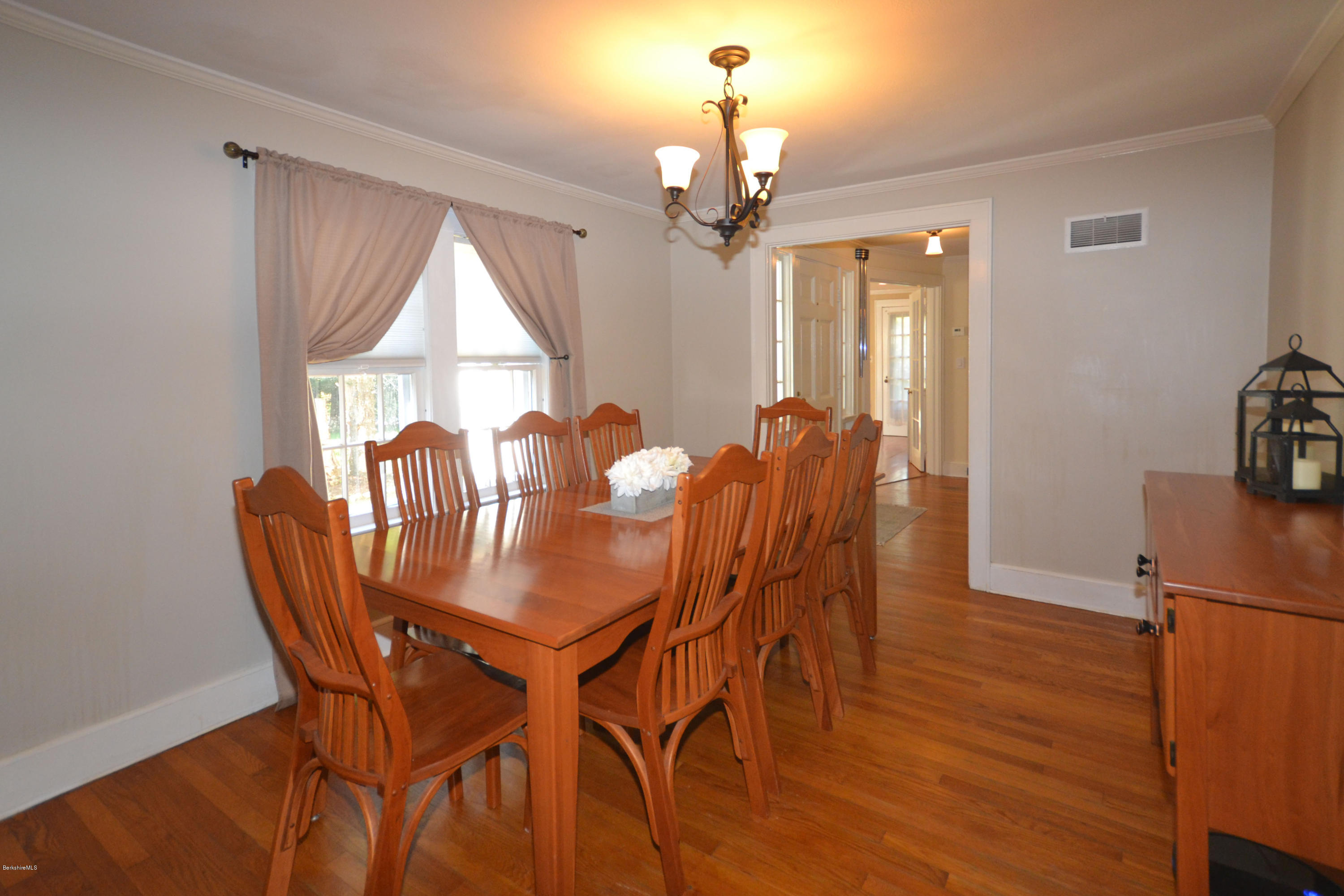 135 South Mountain Road Pittsfield, MA 01201 - Photo 14 of 43 Dining Room