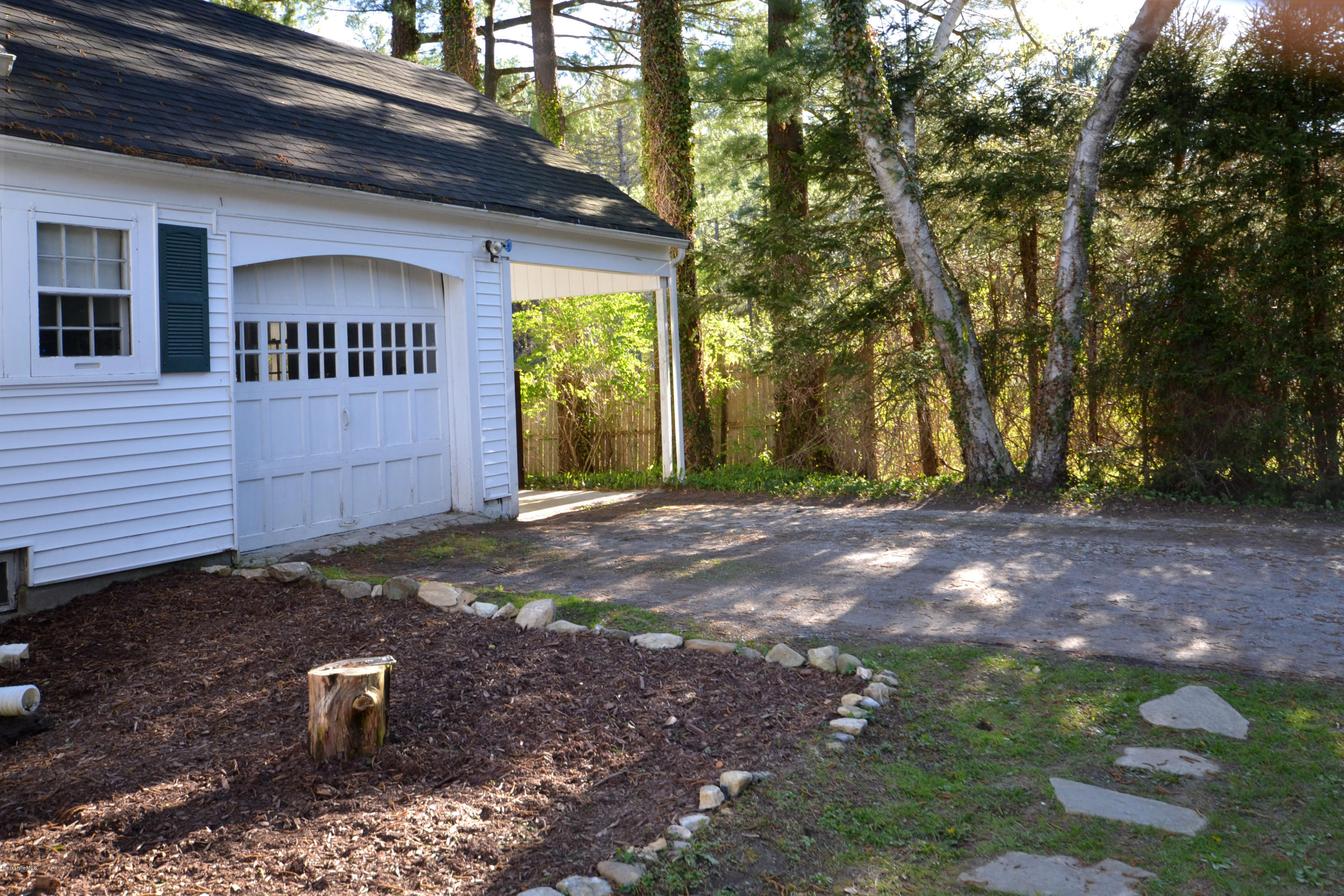 135 South Mountain Road Pittsfield, MA 01201 - Photo 5 of 43 Exterior