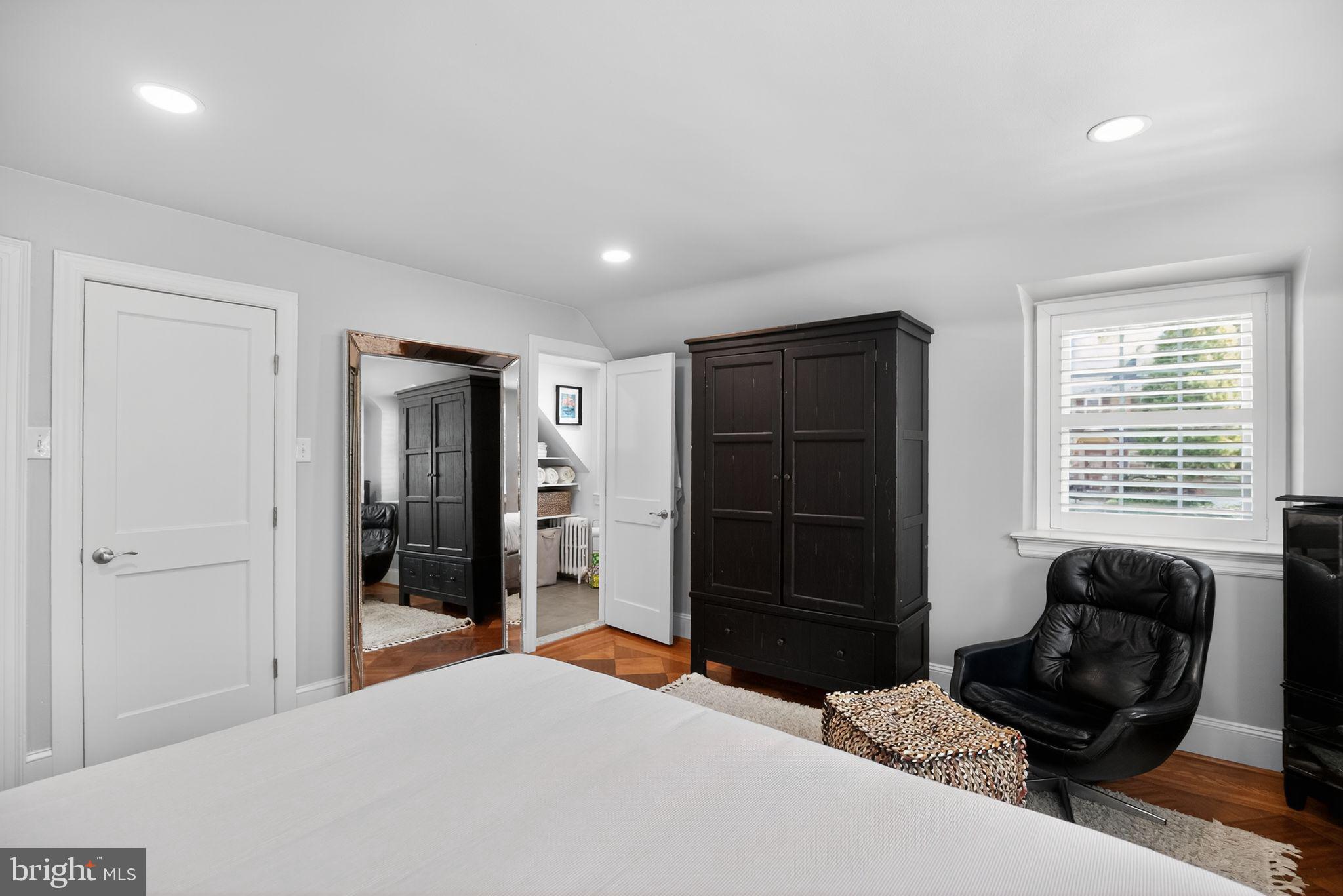 113 Waverly Road Wyncote, PA 19095 - Photo 18 of 38 Primary Bedroom w/en suite bath