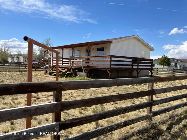 $189,900 | 611 6th Street, La Barge, WY 83123
