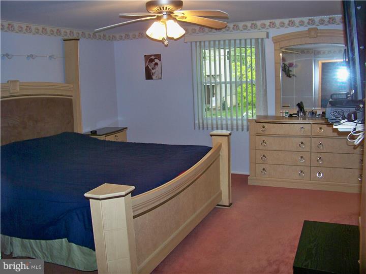 1863 Garth Road Philadelphia, PA 19116 - Photo 15 of 23 Bedroom - Main