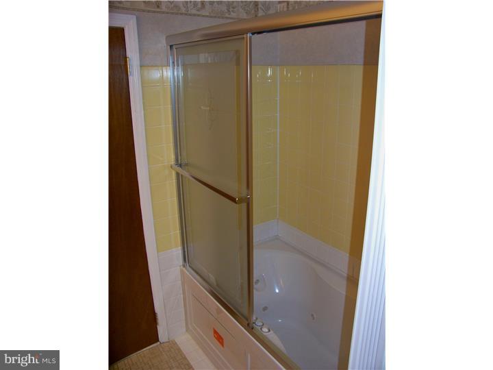 1863 Garth Road Philadelphia, PA 19116 - Photo 23 of 23 Bathroom
