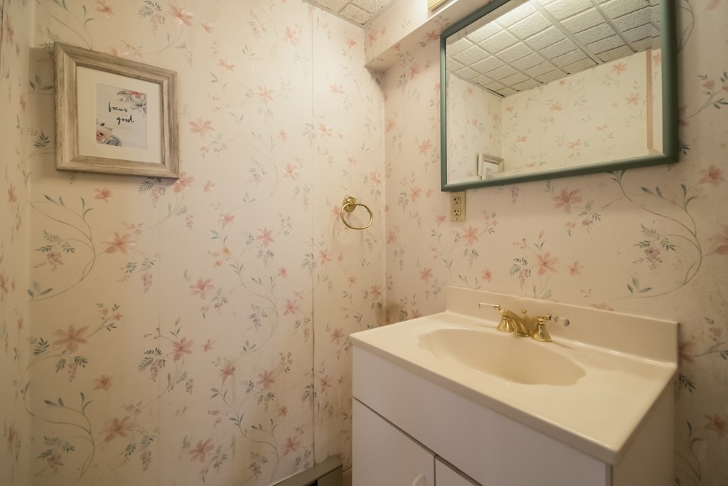 61 Gourley Road Springfield, MA 01129 - Photo 15 of 24 Gallery Image 15