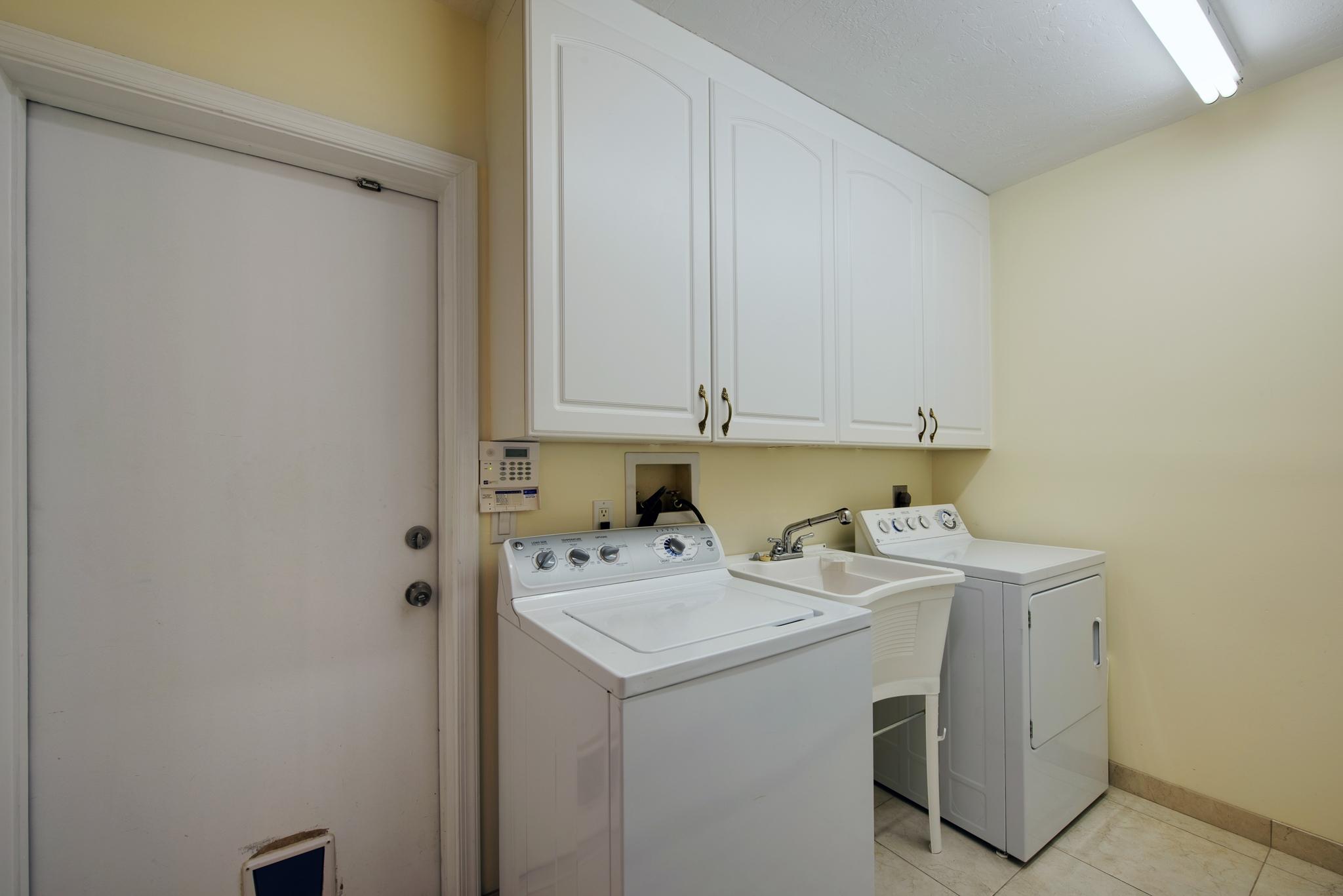 38 Dogwood Ridge Tequesta, FL 33469 - Photo 20 of 39 LAUNDRY ROOM