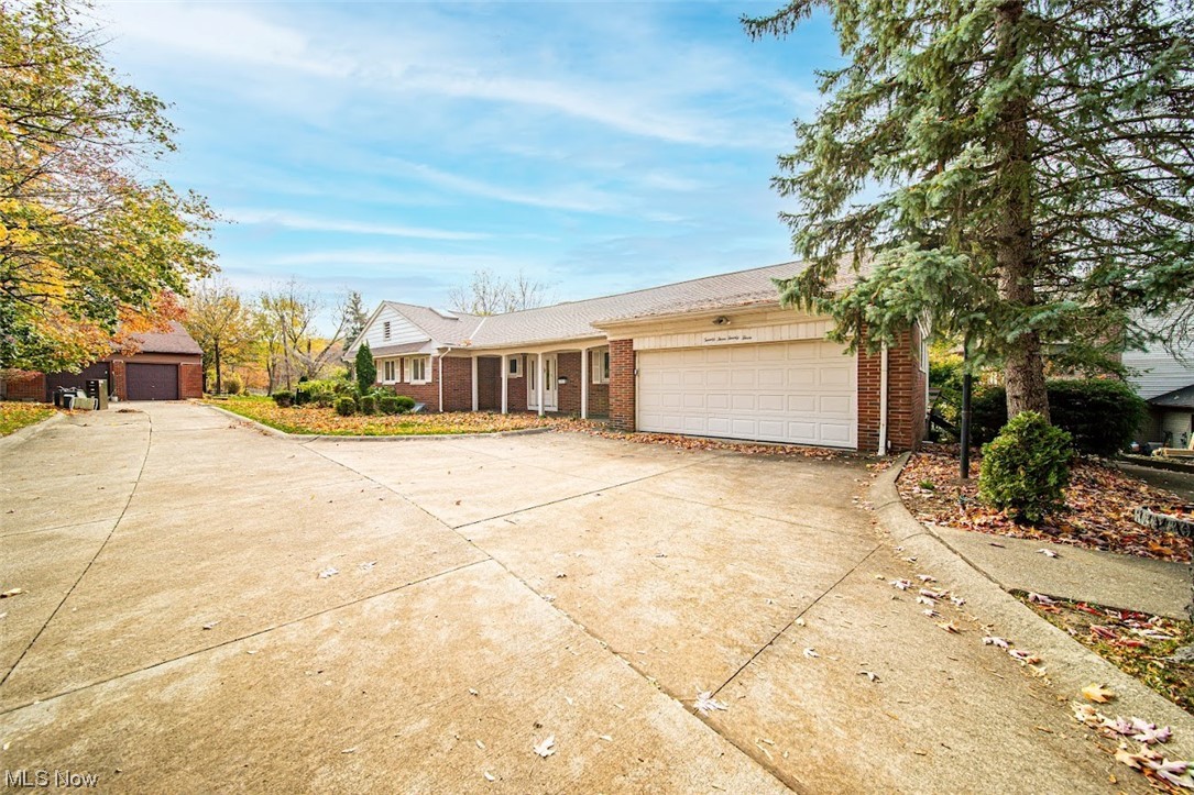 2323 Rockefeller Road Wickliffe, OH 44092 - Photo 2 of 34 Ranch-style home featuring a garage