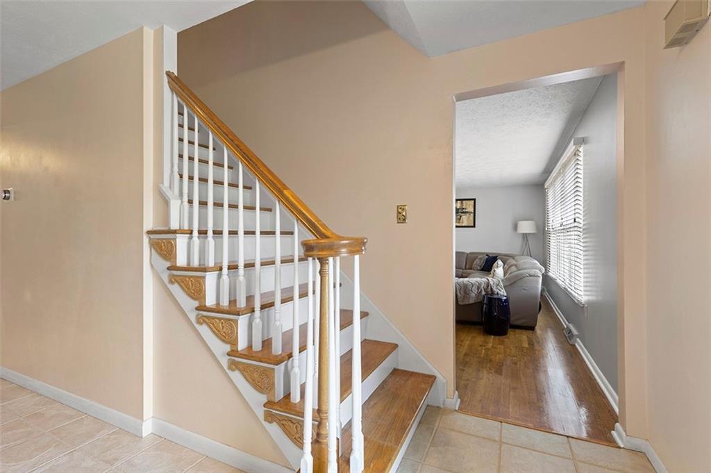 145 North Jamestown Road Coraopolis, PA 15108 - Photo 3 of 43 Gallery Image 3