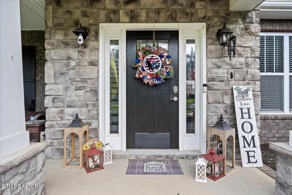 102 Pineberry West Road Oak Ridge, TN 37830 - Photo 3 of 60