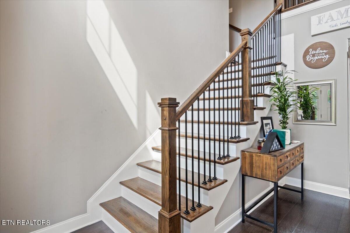 102 Pineberry West Road Oak Ridge, TN 37830 - Photo 4 of 60