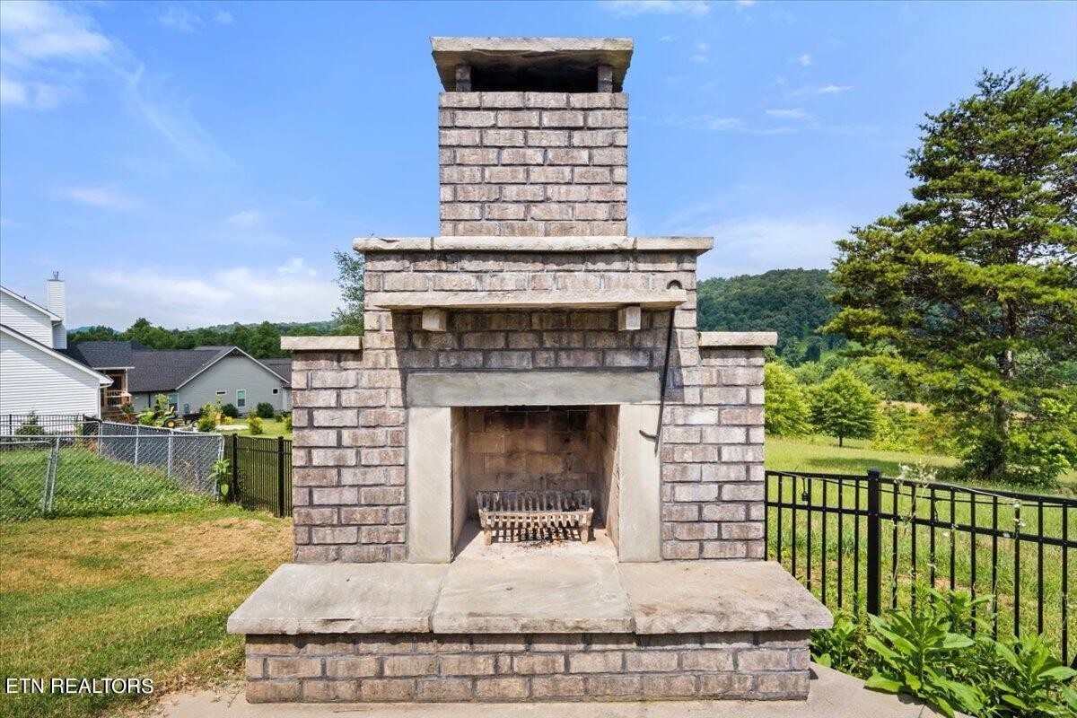 102 Pineberry West Road Oak Ridge, TN 37830 - Photo 43 of 60