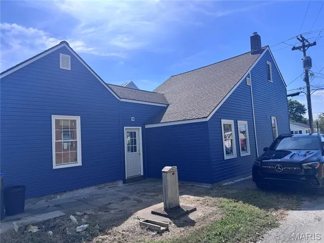 $65,000 | 108 South Moore Street, Waterloo, IL 62298