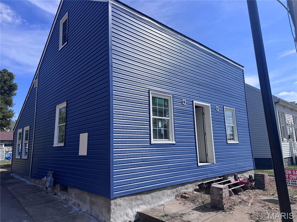 108 South Moore Street Waterloo, IL 62298 - Photo 4 of 10