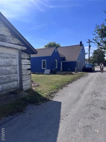 $65,000 | 108 South Moore Street, Waterloo, IL 62298