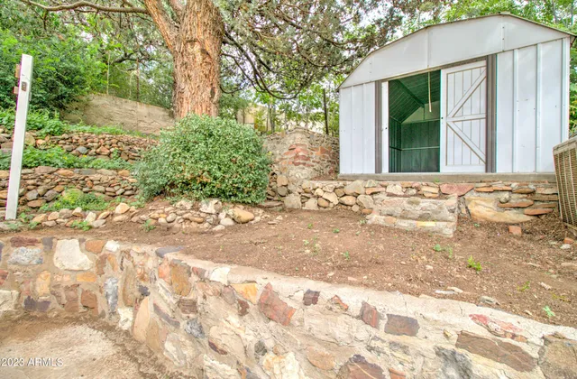 $2,500 | 385 South Broad Street, Globe, AZ 85501