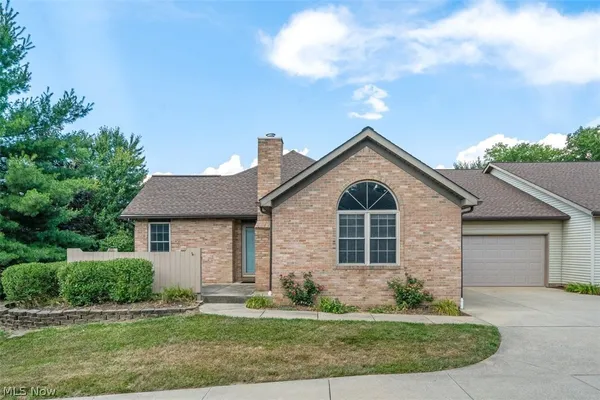 $250,000 | 344 Greenbriar Drive, Ravenna, OH 44266