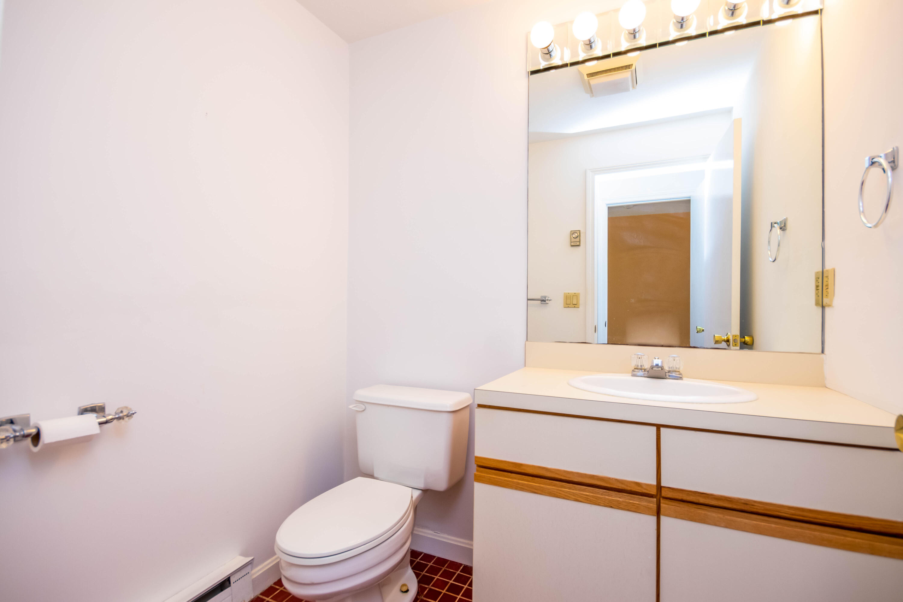 195 Falmouth Road, Unit 5B Mashpee, MA 02649 - Photo 13 of 29 1st floor half bath