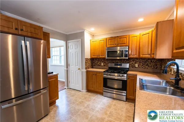 $2,800 | 127 Highlands Circle, Easton, PA 18042