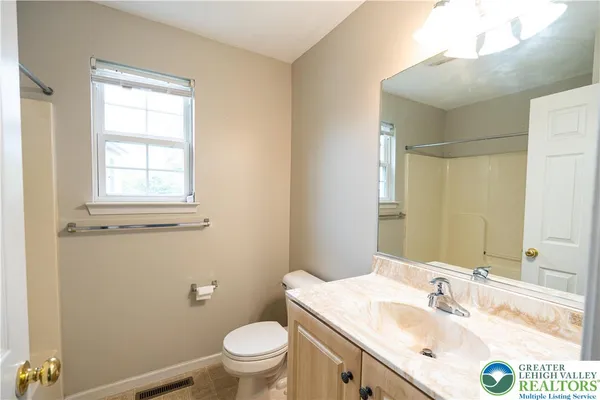 $2,800 | 127 Highlands Circle, Easton, PA 18042
