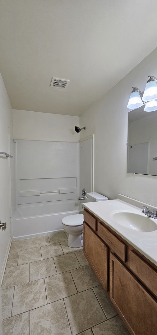 833 Village Quarter Road, Unit THC West Dundee, IL 60118 - Photo 18 of 20