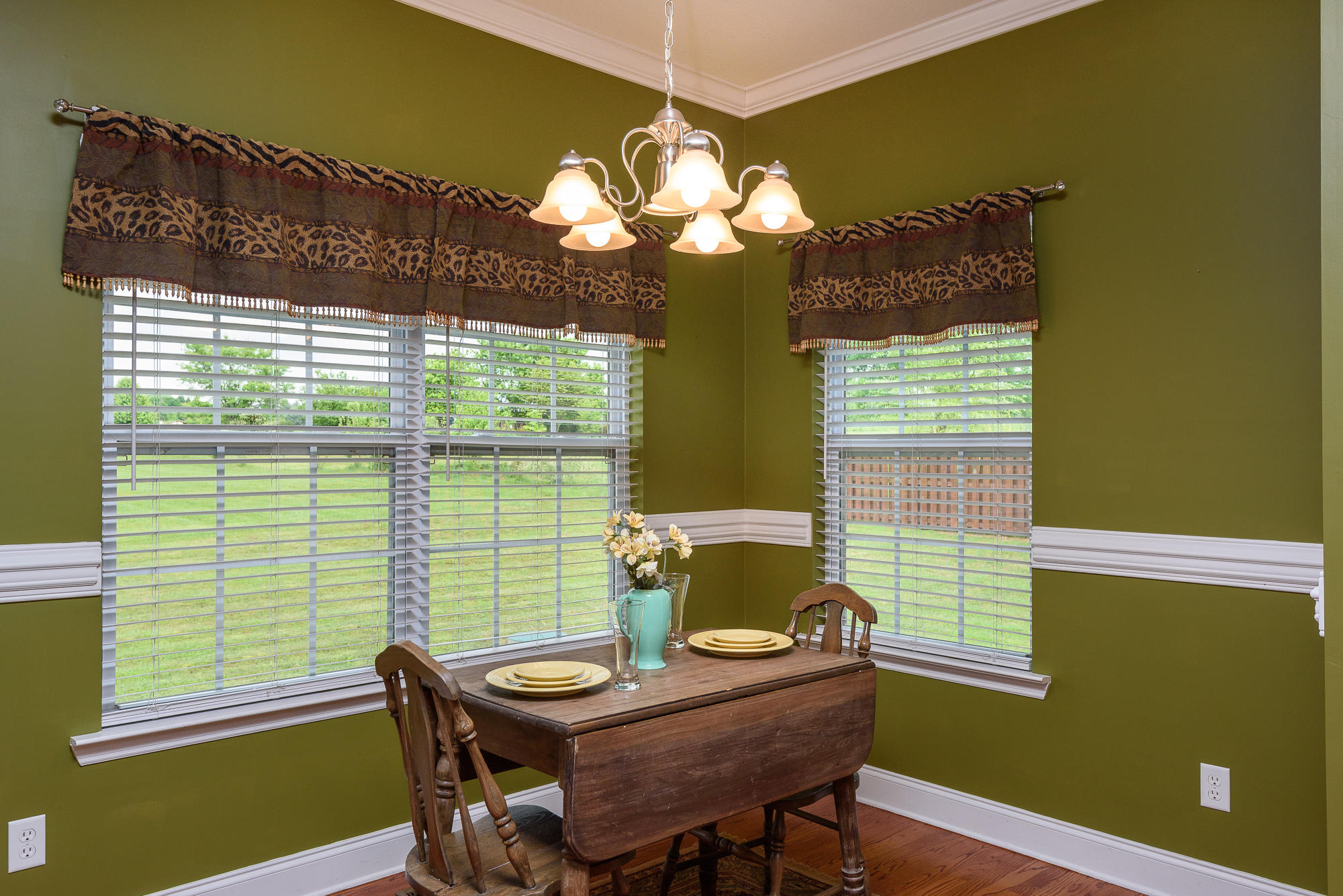 192 Cedar Farm Lane Rock Spring, GA 30739 - Photo 11 of 38 Breakfast Nook