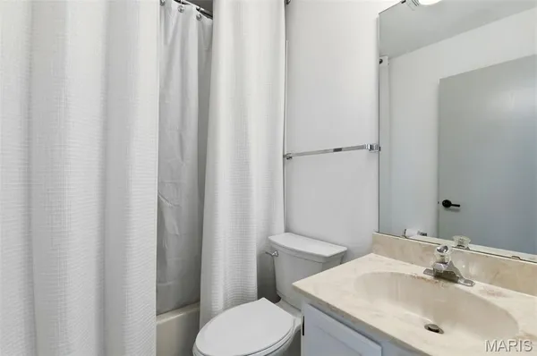 $240,000 | 604 Pine Ridge Trails Court, Unit 202, Ballwin, MO 63021
