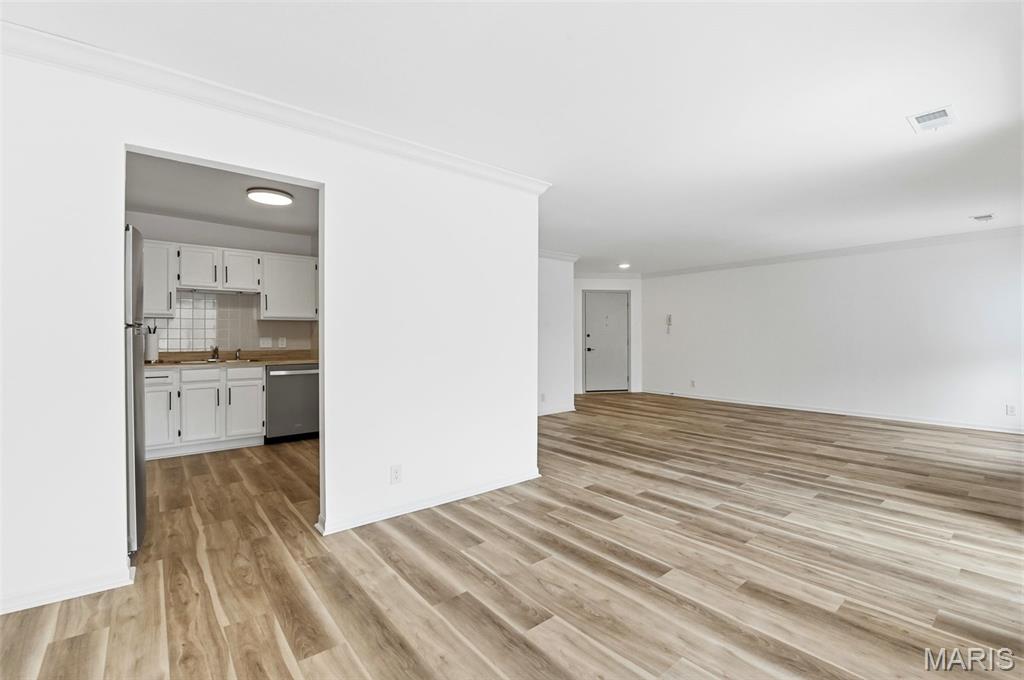 604 Pine Ridge Trails Court, Unit 202 Ballwin, MO 63021 - Photo 6 of 25