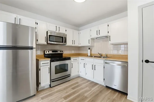 $240,000 | 604 Pine Ridge Trails Court, Unit 202, Ballwin, MO 63021