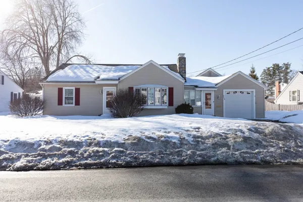 $450,000 | 962 Montgomery Street, Manchester, NH 03102