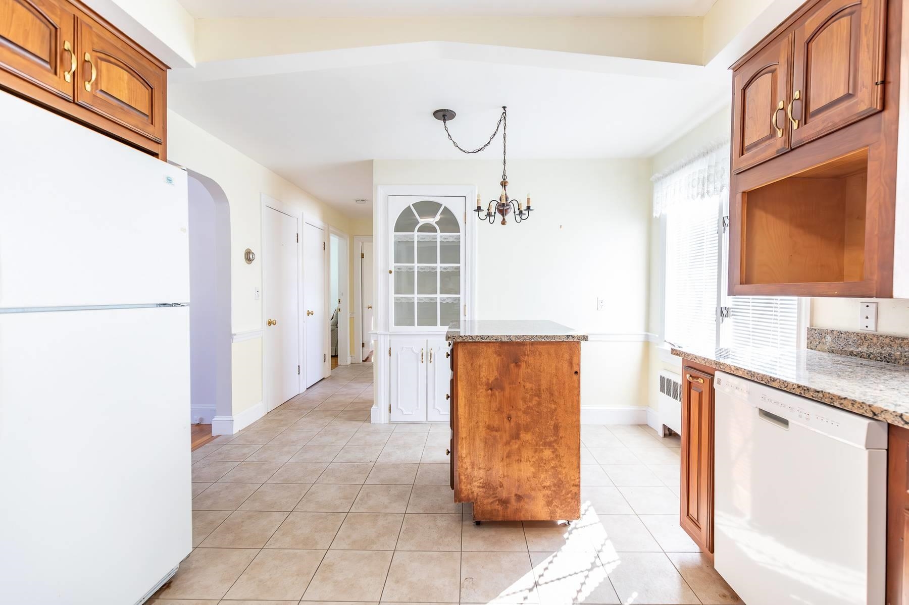 962 Montgomery Street Manchester, NH 03102 - Photo 15 of 51