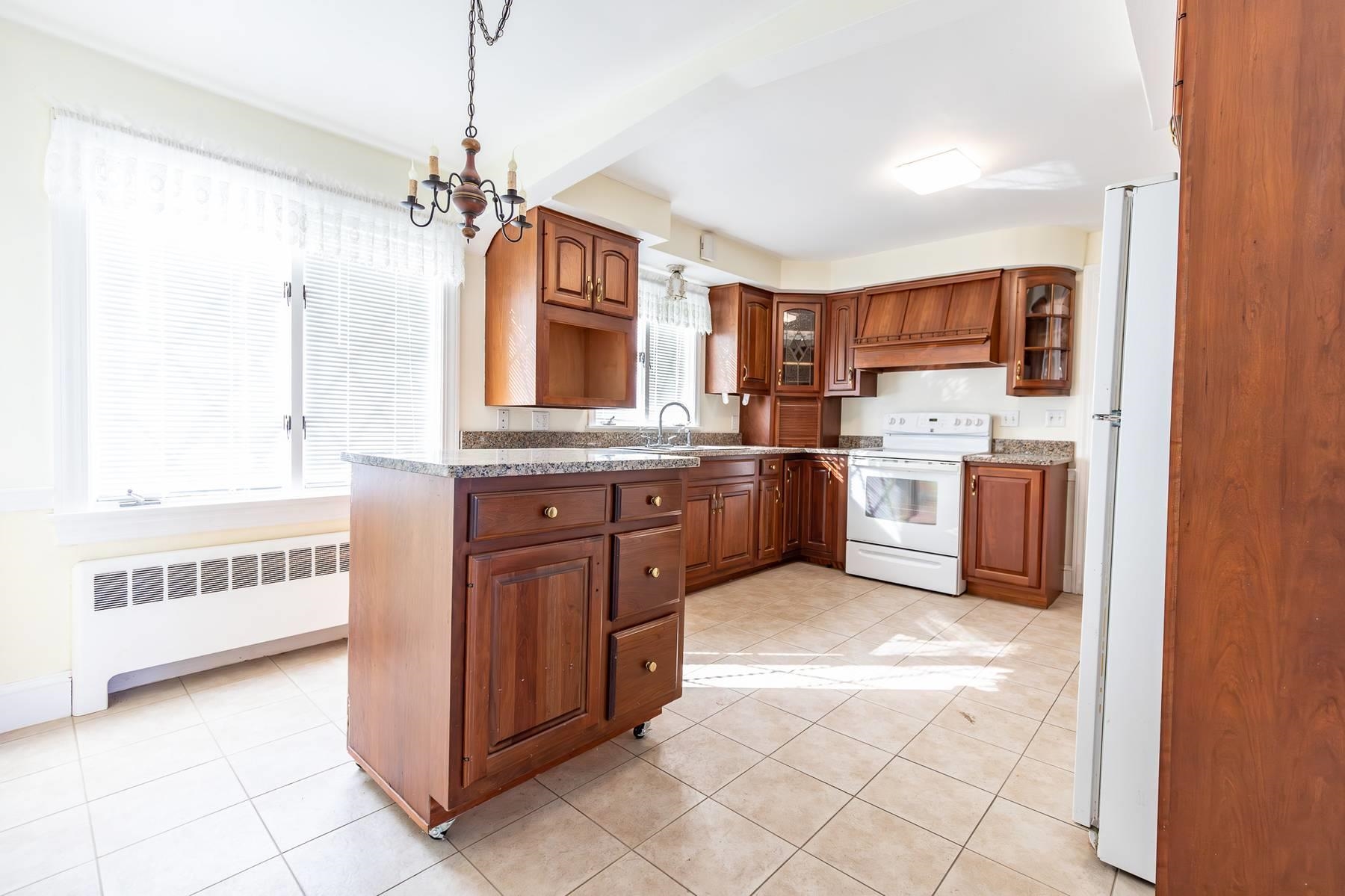 962 Montgomery Street Manchester, NH 03102 - Photo 18 of 51