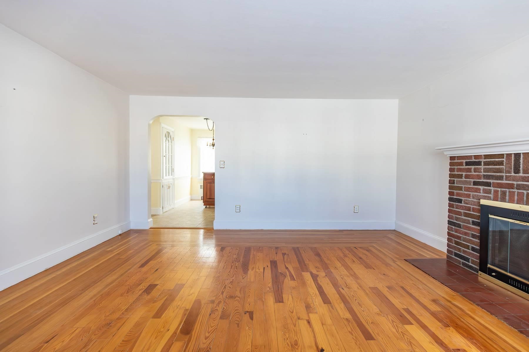 962 Montgomery Street Manchester, NH 03102 - Photo 23 of 51