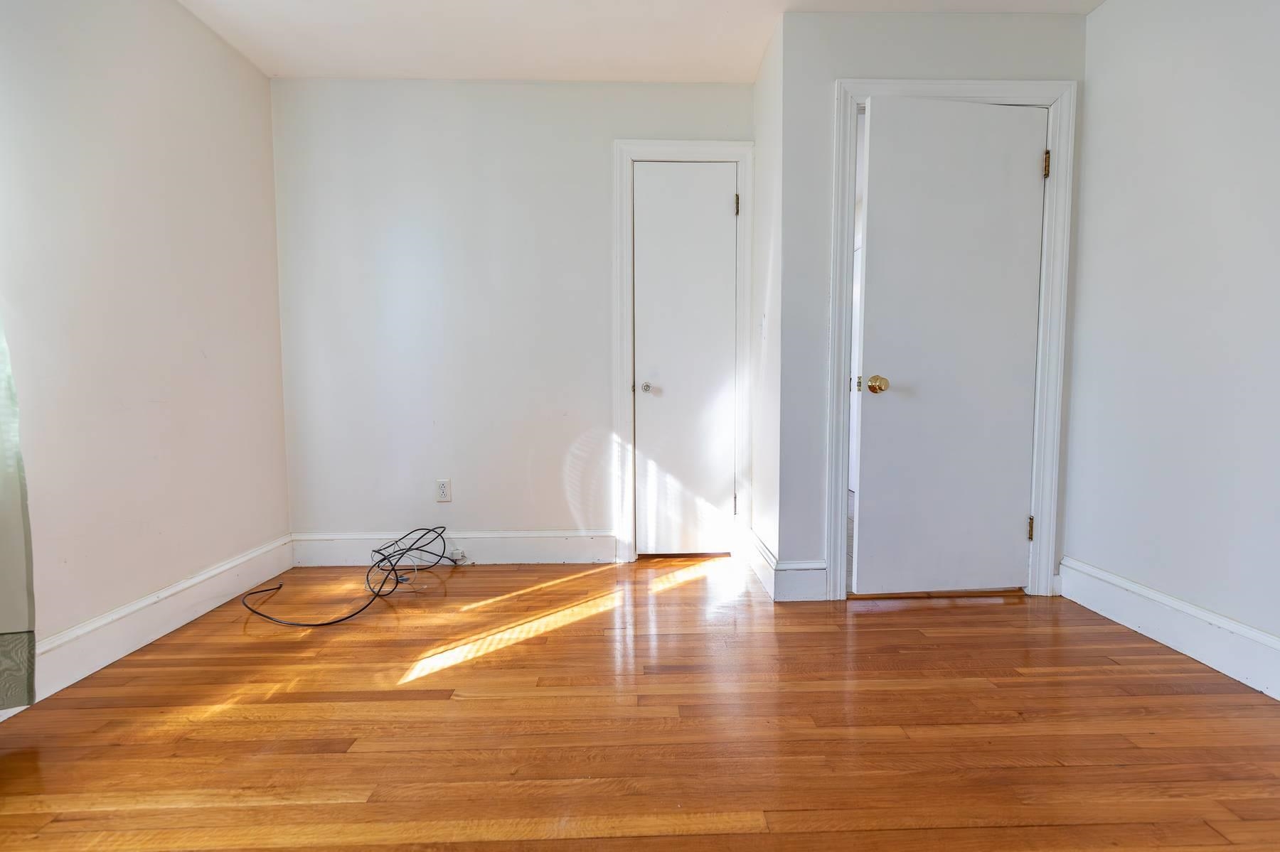 962 Montgomery Street Manchester, NH 03102 - Photo 32 of 51