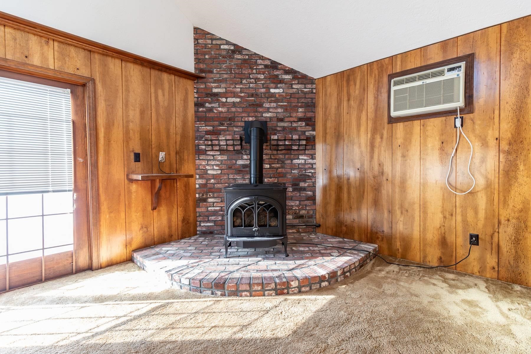 962 Montgomery Street Manchester, NH 03102 - Photo 4 of 51