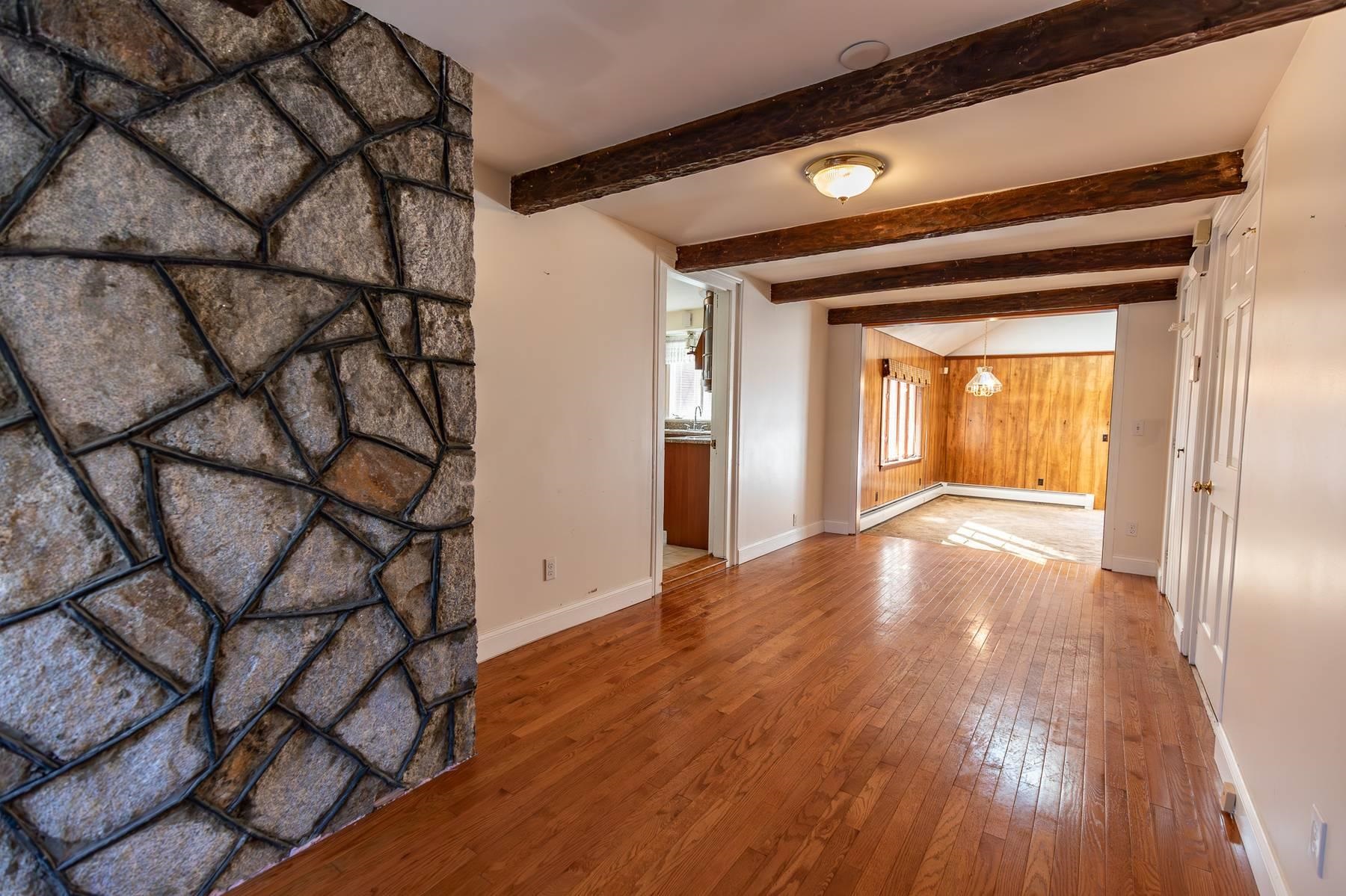 962 Montgomery Street Manchester, NH 03102 - Photo 7 of 51