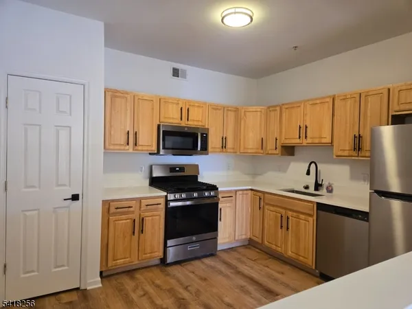 $459,999 | 43 Forest Drive, Piscataway, NJ 08854