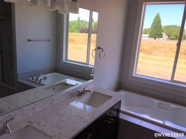 5931 Northeast Trask Lane Albany, OR 97321 - Photo 14 of 17