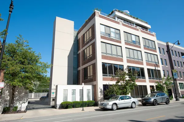 $2,500 | 1855 North Halsted Street, Unit 7, Chicago, IL 60614